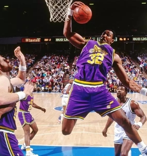 湖人此前通 湖人此前通